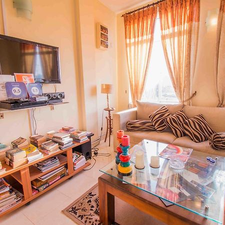 Frangipani Apartment Dehiwala-Mount Lavinia Bagian luar foto